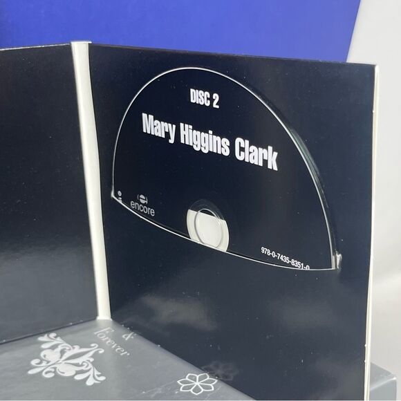 1995 Audio Book CD 2 Disk Silent Night Novel by Mary Higgins Clark - Picture 6 of 8